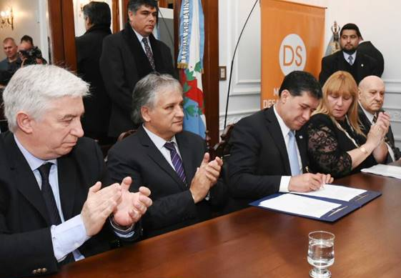 CONAM PRESENTE EN LA FIRMA DE UN CONVENIO COOPERATIVO Y MUTUAL ENTRE EL ...