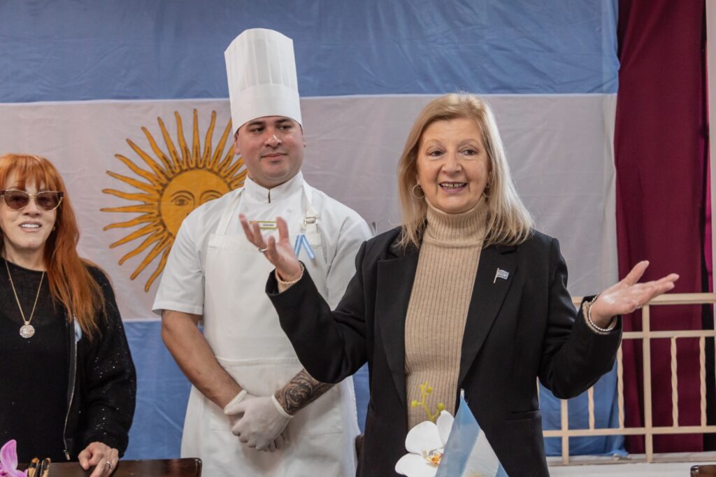 CUANDO LA PATRIA SE CELEBRA EN COMUNIDAD: EL MUTUALISMO MANTENIENDO VIVAS NUESTRAS TRADICIONES
